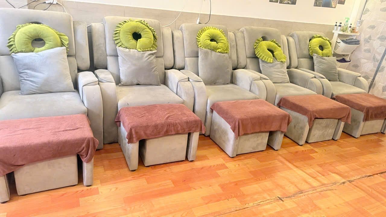 Dãy ghế massage chân tại Cico Spa
